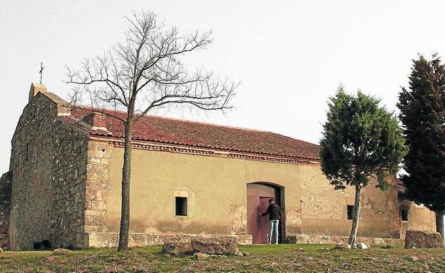 Un libro, una exposición y visitas reivindican el valor de la ermita de Tormejón en Armuña