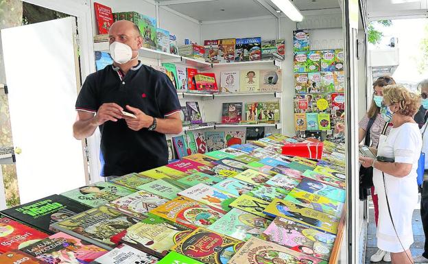 Las ferias de artesanía y del libro se instalarán durante diez días en el Paseo del Salón