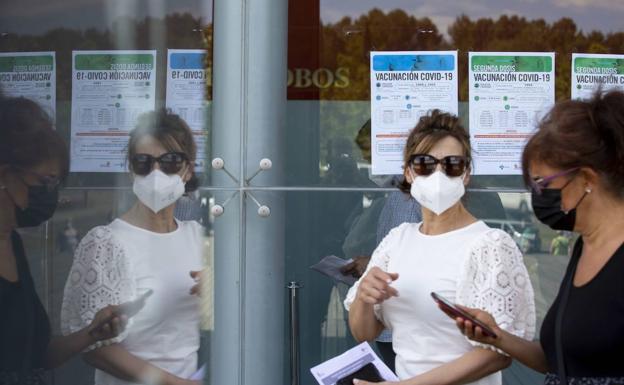 Un estudio urge a una tercera dosis de Pfizer para mejorar la efectividad sobre Delta