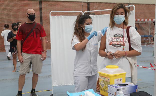 Los palentinos nacidos en este siglo, convocados este jueves 12 a la vacunación
