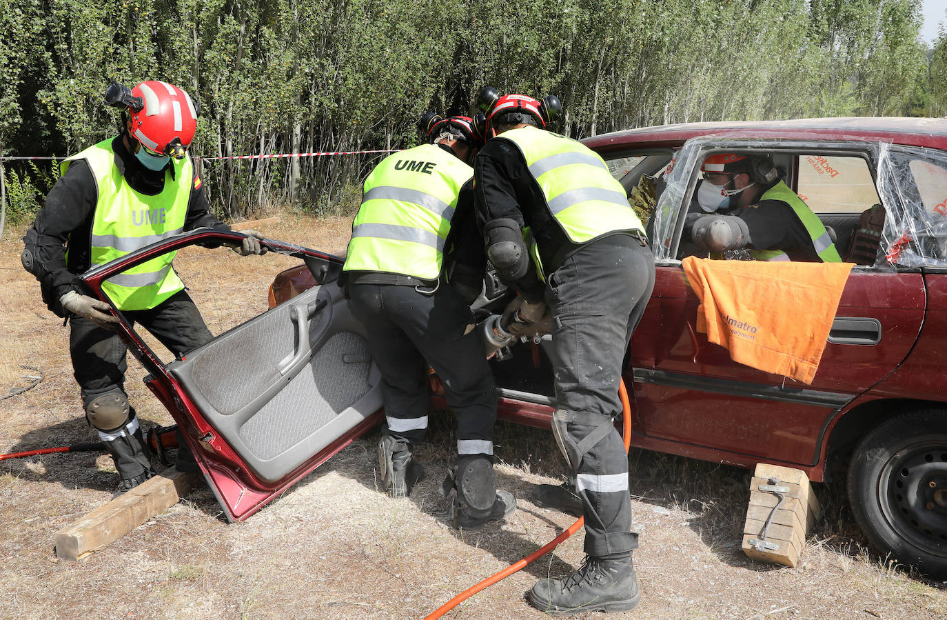 La UME se prepara en Saldaña para catástrofes internacionales