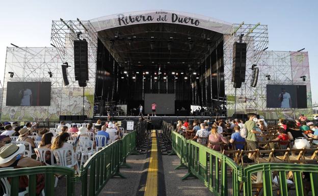 4.000 personas vibran con la música en el Sonorama de asiento y parcela