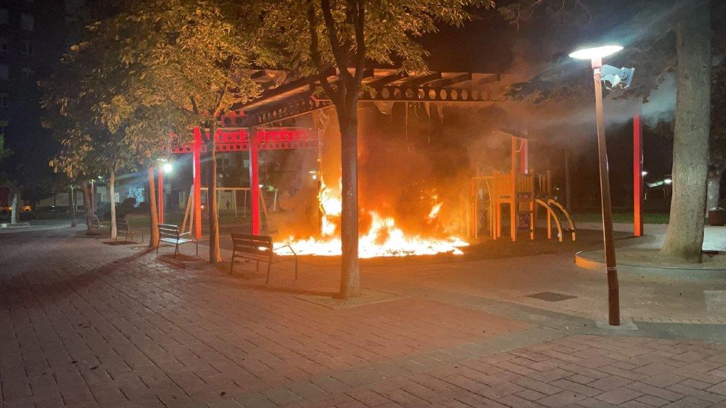 Miranda de Ebro amanece con el parque Antonio Machado quemado