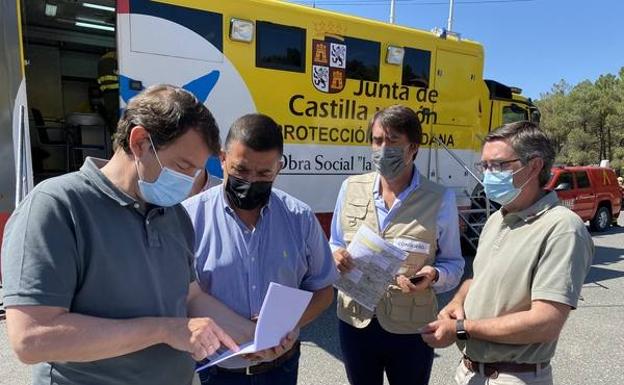 Mañueco anuncia actuaciones inmediatas para ayudar a los afectados por el incendio de Navalacruz