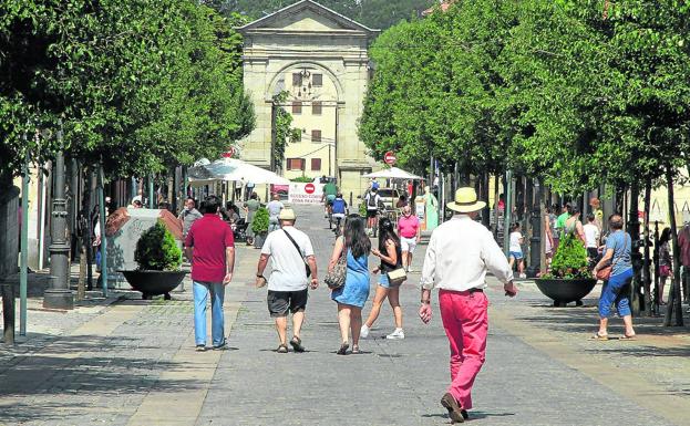 Los pueblos de Segovia triplican su población con la llegada de veraneantes en julio y agosto