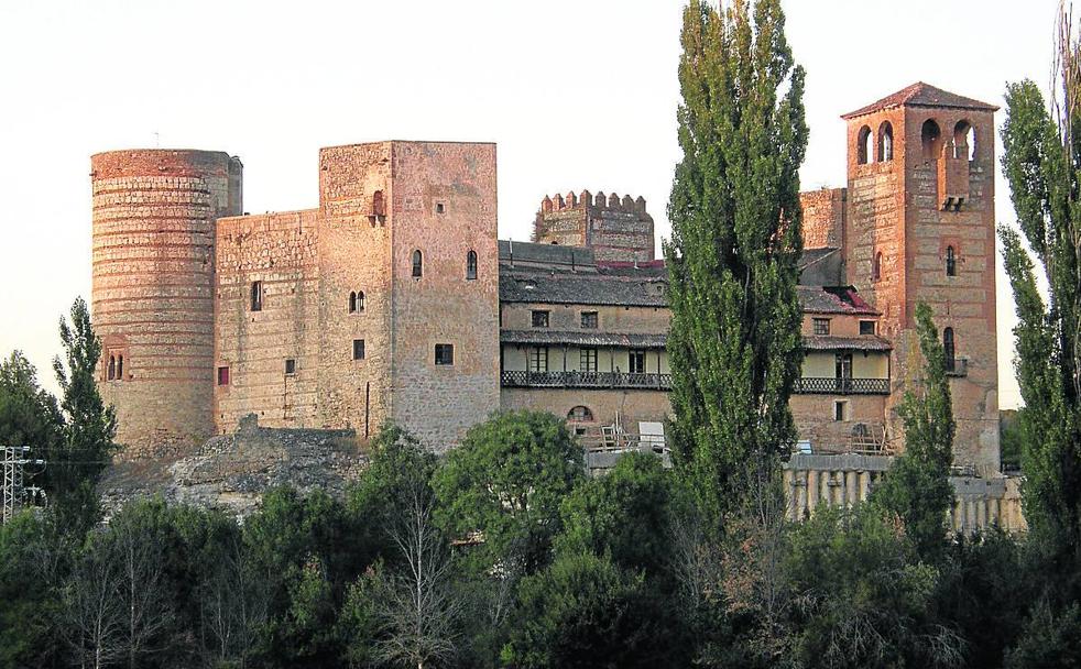 Se vende por 15 millones el castillo que hospedó a Juana la Loca