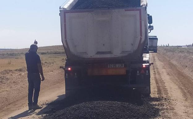 Cervillego de la Cruz asfaltará un camino para acercarse a Medina del Campo