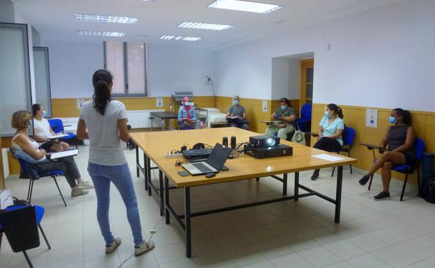 Arranca el curso de Atención Sociosanitaria en el centro Padre Basabe de Cáritas Salamanca