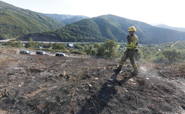 Declarado de nivel 1 un incendio en la localidad leonesa de Trabadelo