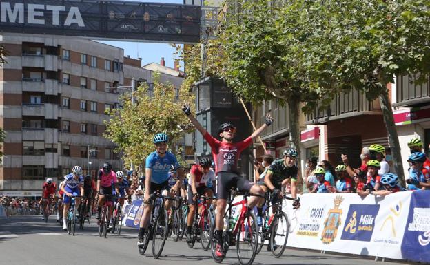 El norteamericano Luca Scuriatti suma a su palmarés la Vuelta a la Ribera del Duero