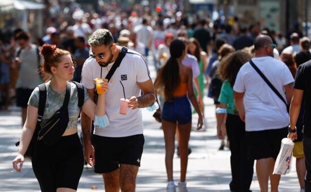 Barcelona seguirá sin toque de queda a pesar de los botellones nocturnos