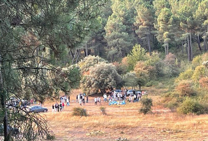 La Policía disuelve un macrobotellón de 700 personas en Ponferrada