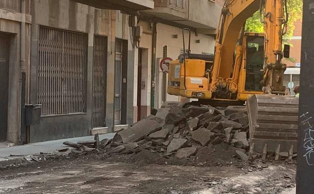 La calle Zapico recupera la circulación tras varios días con cortes de tráfico