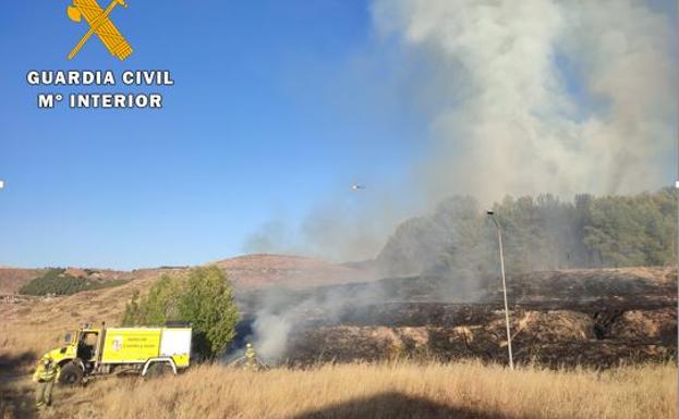 Tres detenidos por causar un incendio en la base militar del Empecinado en Santovenia