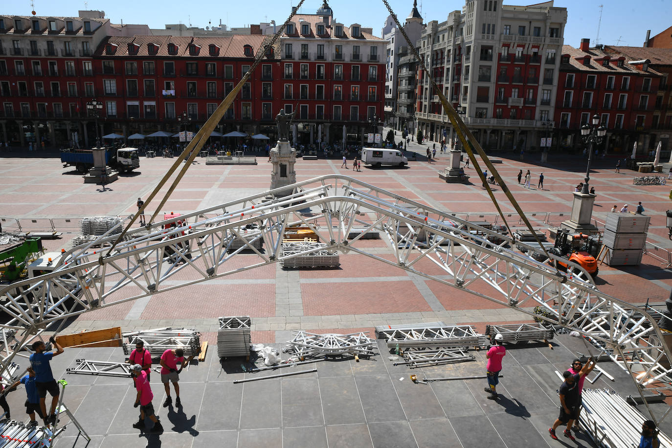La Plaza Mayor blindará sus nueve accesos en ferias desde las 21:00 horas hasta el fin del concierto