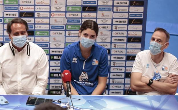 Mariella Fasoula: «Todos sabemos lo que ha hecho Avenida en el baloncesto y es un gran honor jugar aquí»