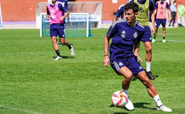 El lateral Iker Pérez llega cedido al Palencia Cristo procedente del Real Valladolid