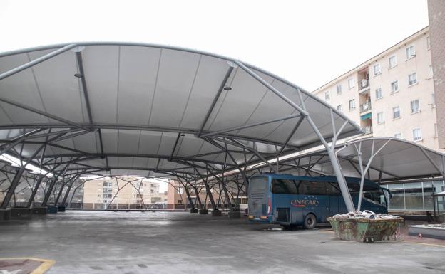 Los defensores de la estación de autobuses recuerdan el compromiso municipal de dejarla donde está