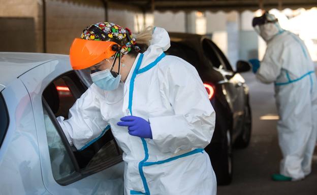 La incidencia de la covid baja un 25% y las pruebas positivas un 2% en solo una semana en Castilla y León