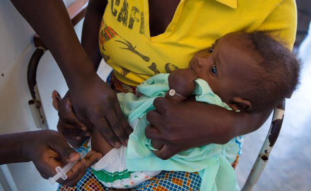 Más de 87.000 niños inmunizados en África y Latinoamérica gracias a 62 empresas de la región a través de la Fundación 'la Caixa'