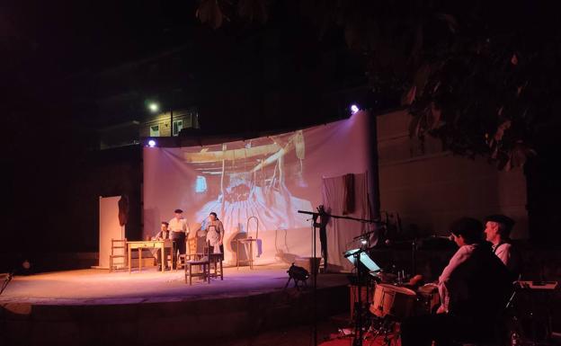 La 'Cierva Acosada' de Alfonsa de la Torre se sube a las tablas