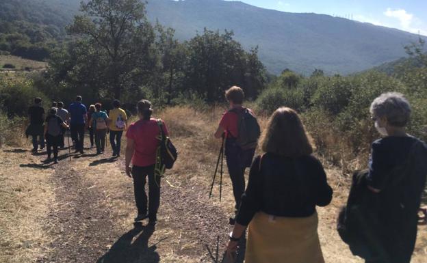 Barruelo y Brañosera estrenan una senda turística dedicada a la mujer