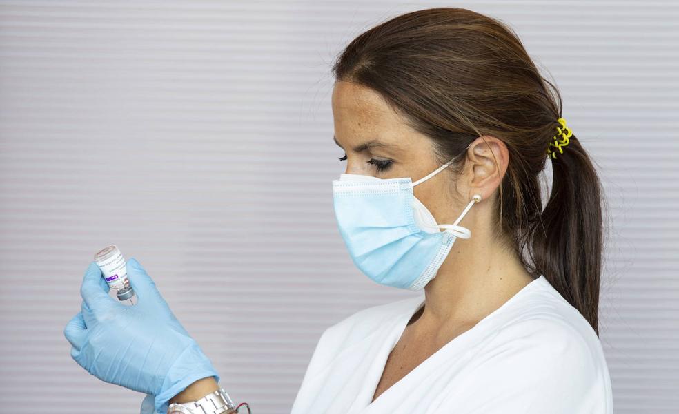 Calcula cuándo alcanzará Castilla y León el 90% de población vacunada