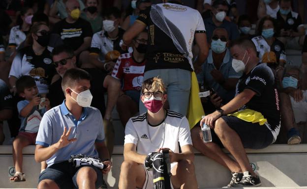 Unionistas CF roza los 2.500 socios y trata de acercarse a más universitarios con una promoción