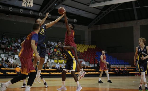 Victoria y susto para Aquimisa Carbajosa en el primer partido de pretemporada ante el Canoe