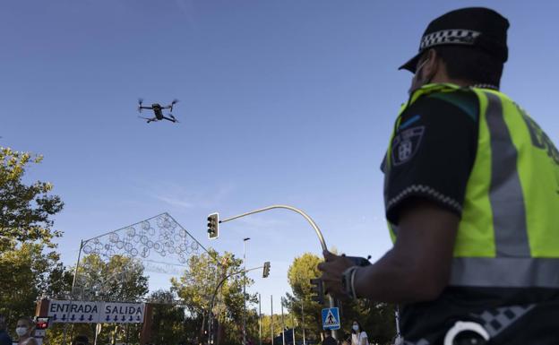 El dron, el último aliado de la Policía en Valladolid para cazar botellones
