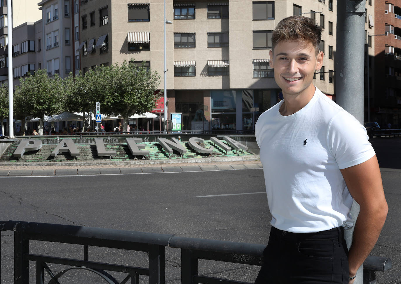 El traje palentino brilla en el Mister International Spain en Canarias