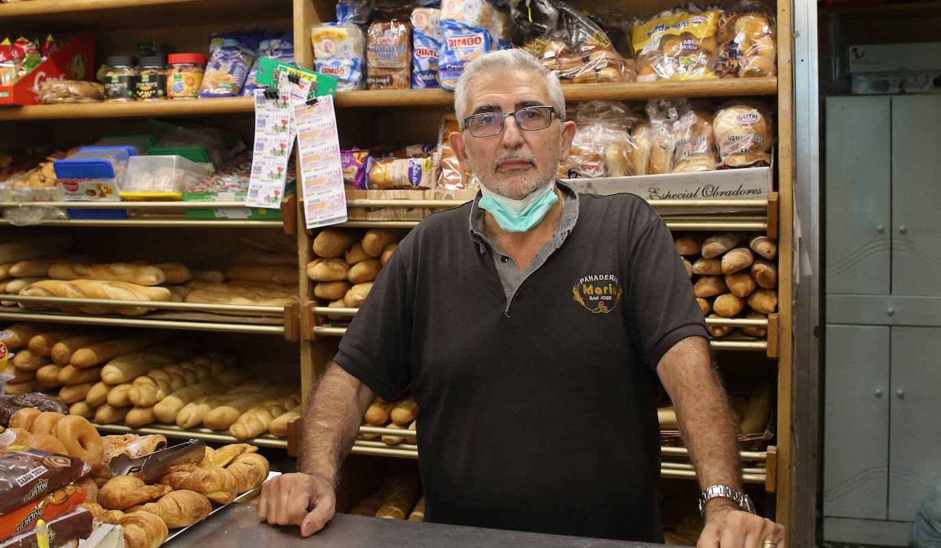 Las tiendas de barrio, otra vez con los clientes de siempre