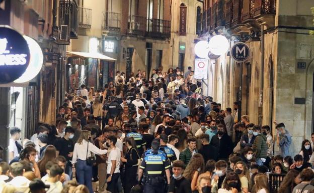 La Policía desaloja esta noche el centro de Salamanca ante las aglomeraciones