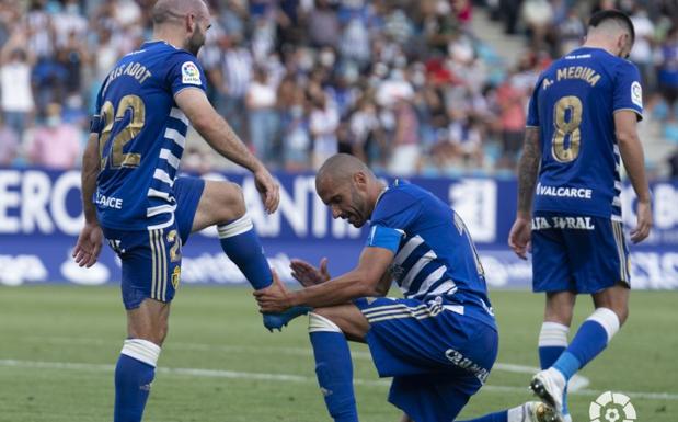 La Ponferradina aplasta al Málaga para seguir en lo más alto