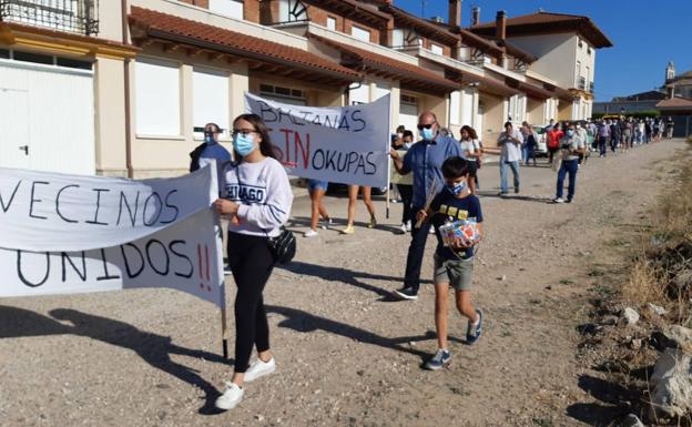 Baltanás intensifica sus protestas contra una familia okupa con tres manifestaciones consecutivas