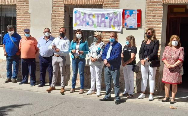 200 personas rechazan en Codorniz el ataque a su vecina y claman contra la violencia machista