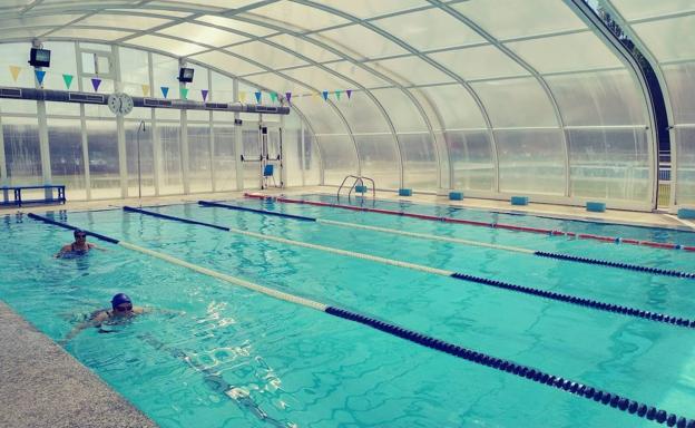Aumentan los usuarisos en la piscina climatizada de Santa Marta de Tormes