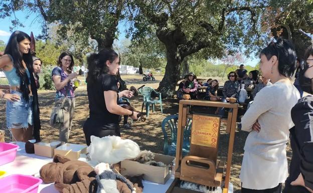 El Festival de Artes en Femenino se consolida tras su paso por Monleras