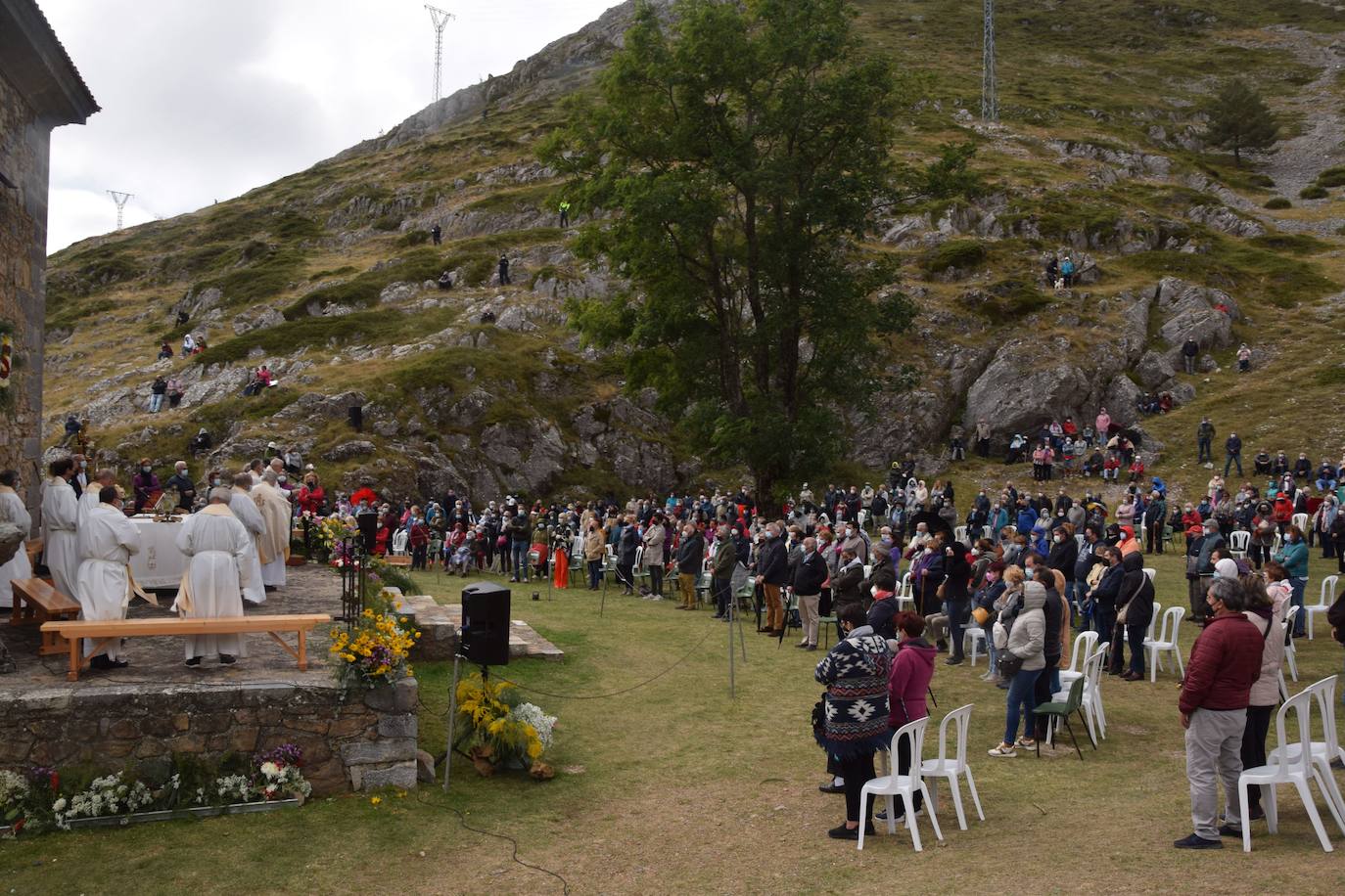Los vecinos de la comarca de la Peña vuelven a su cita con la Virgen del Brezo