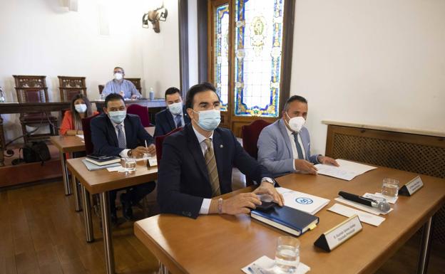 El PP en la Diputación insta a la «apertura» de consultorios sin apoyo de Cs, que se abstiene