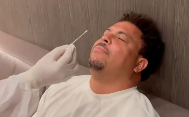 El mal rato de Ronaldo con una PCR