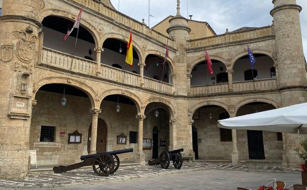 Las siete personas exhumadas en una fosa común del cementerio de Castillejo de Martín Viejo serán llevados a su lugar de origen