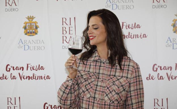 La actriz Macarena Gómez amadrina una vendimia en Ribera del Duero «de muy buena calidad»