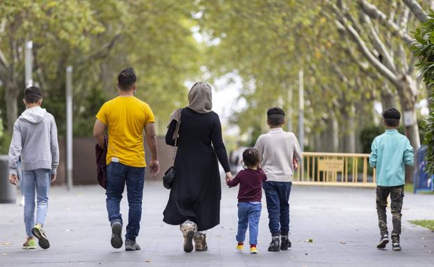 El primer mes de una segunda vida a 6.331 kilómetros del terror talibán