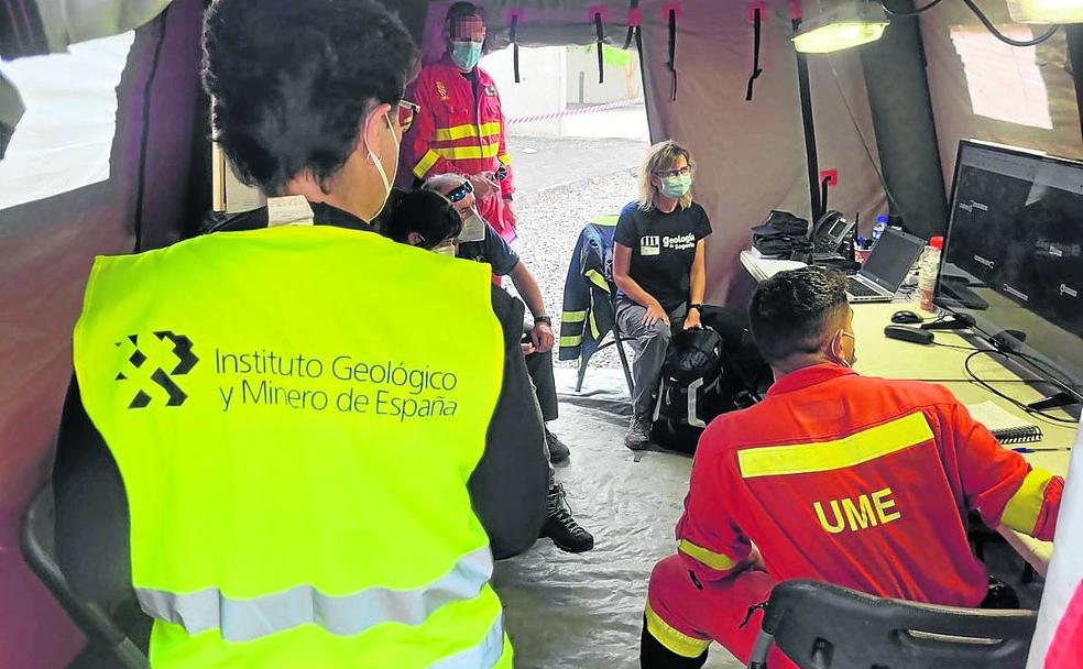 Una segoviana, en el seguimiento del volcán de La Palma