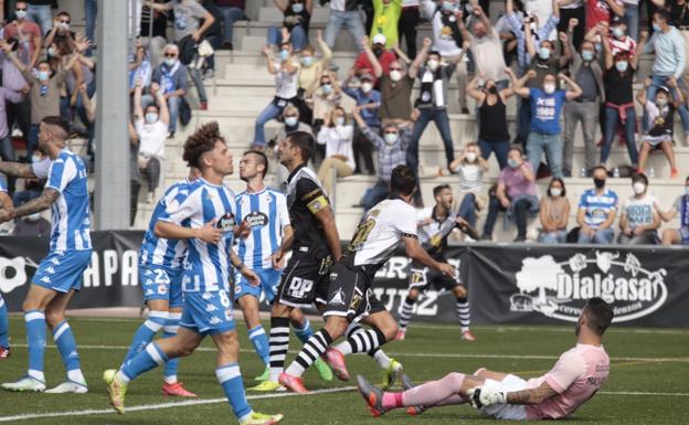 Unionistas arrebata el liderato al Deportivo de La Coruña en una mágica mañana en el Reina Sofía (2-1)