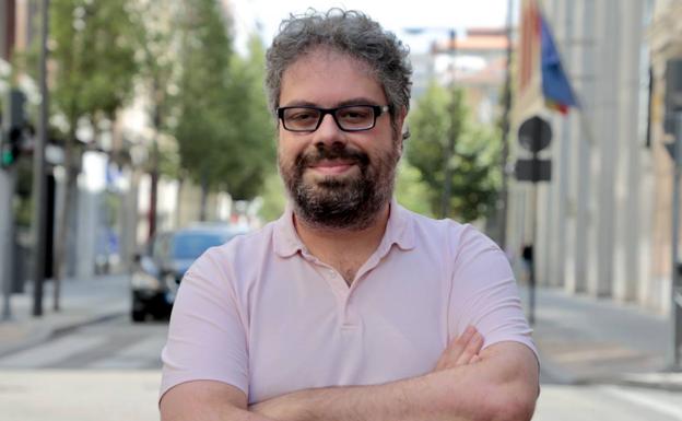 Sergio del Molino: «Frente al caos de las redes, los medios pueden imponer cierto orden, jerarquía y limpieza»