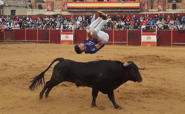 Mario Parrado gana el XVII Concurso de Cortes Villa de Mayorga