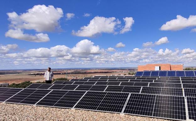 Una instalación solar fotovoltaica mejorará el bombeo de agua en Carrascal de Barregas
