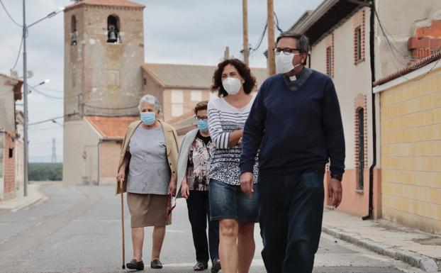 Repartir la misa entre dos pueblos para no perder la fe